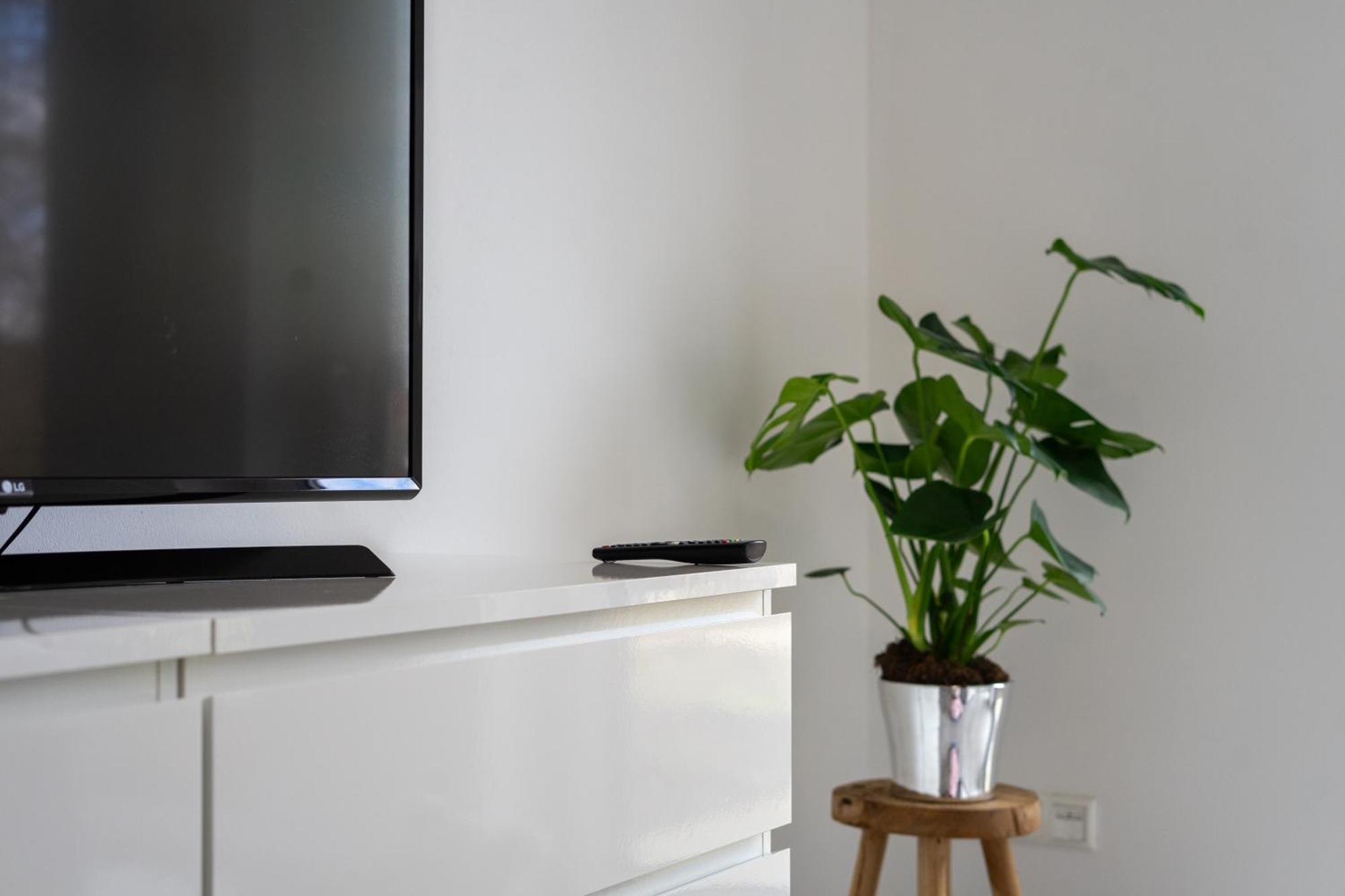 Tomkes Ferienwohnung Am See Rhauderfehn ภายนอก รูปภาพ